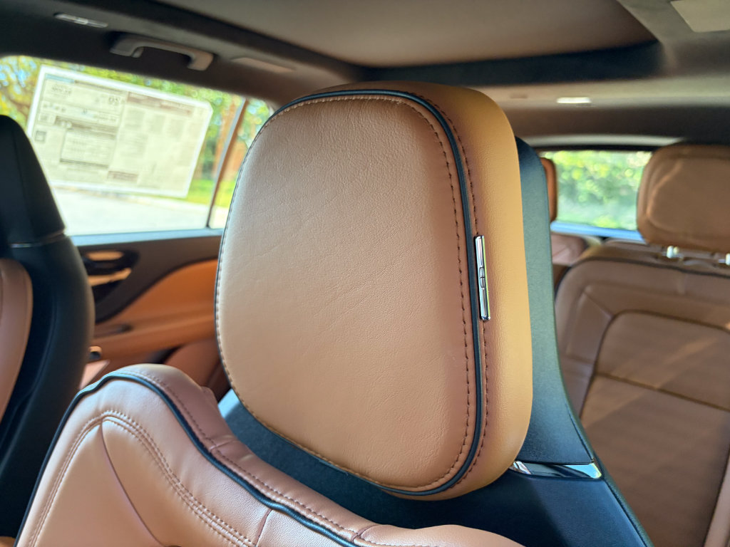 New 2027 Lincoln Aviator Black Label AWD/4WD image 12