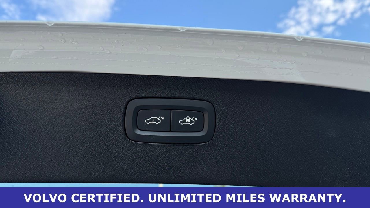 Certified 2024 Volvo XC90 T8 Ultimate w/ Lounge Package AWD/4WD image 9
