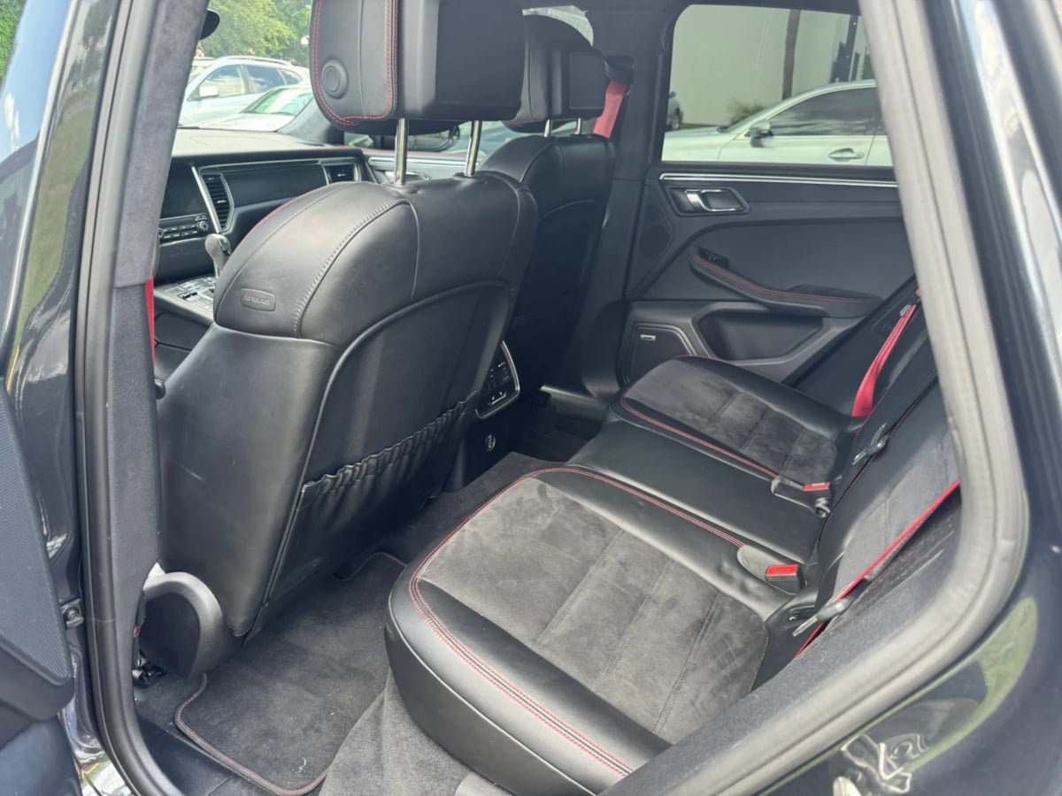Used 2018 Porsche Macan GTS AWD/4WD image 8