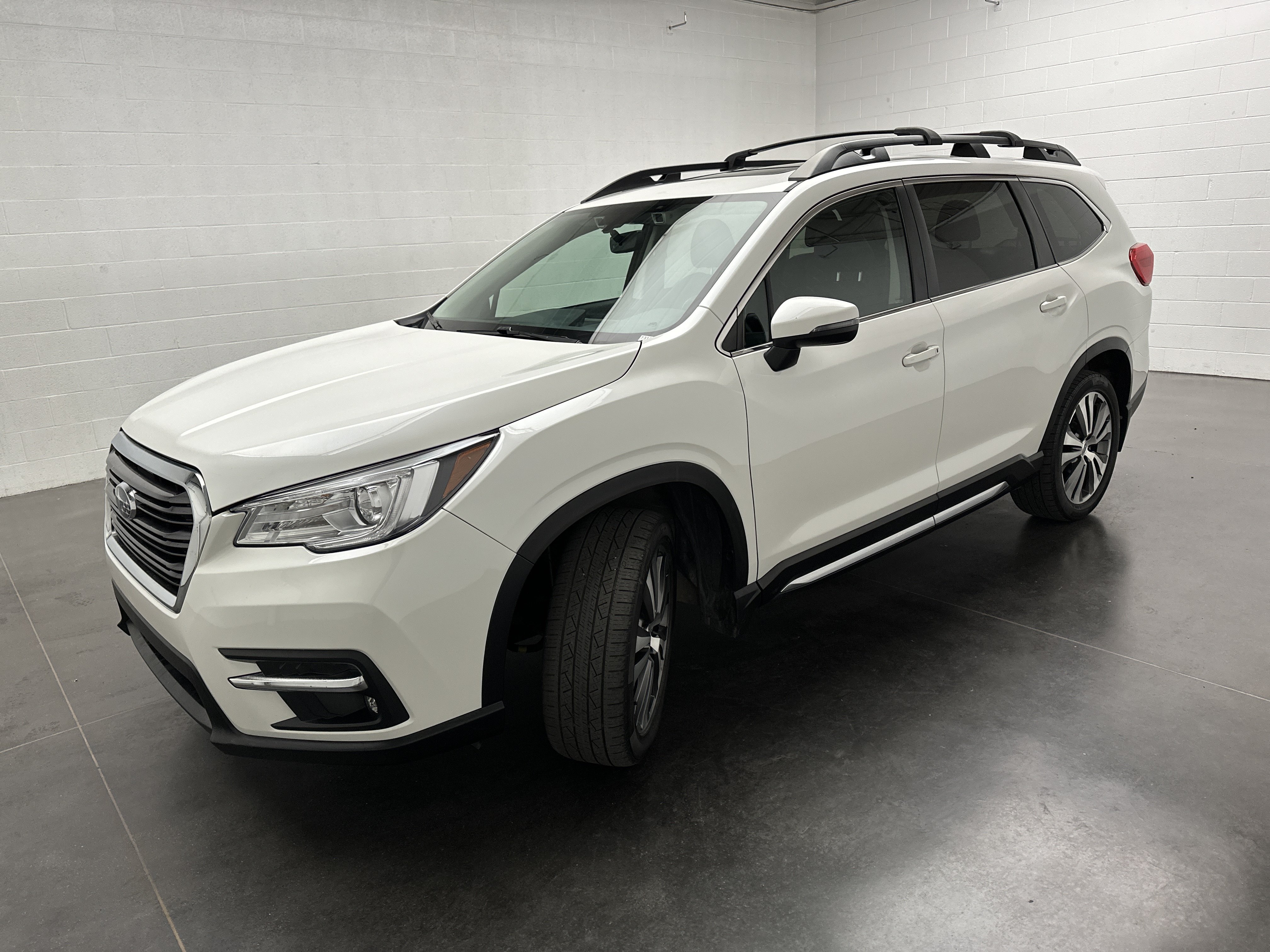 Used 2022 Subaru Ascent Limited w/ Technology Package AWD/4WD image 4