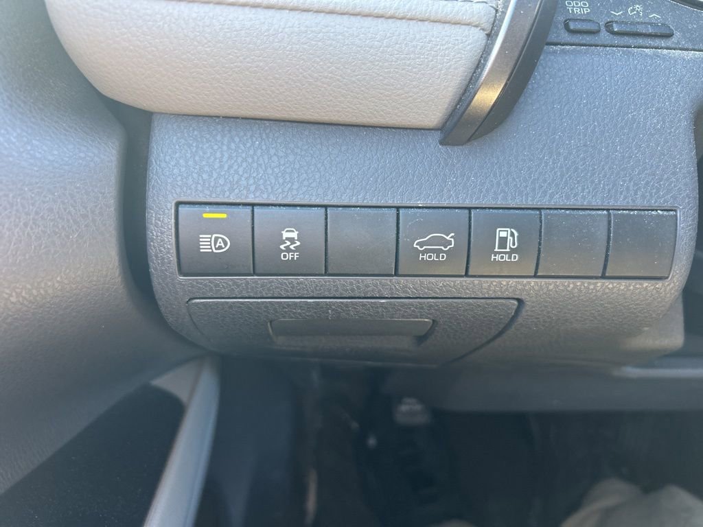 Used 2019 Toyota Camry LE w/ Convenience Package image 8