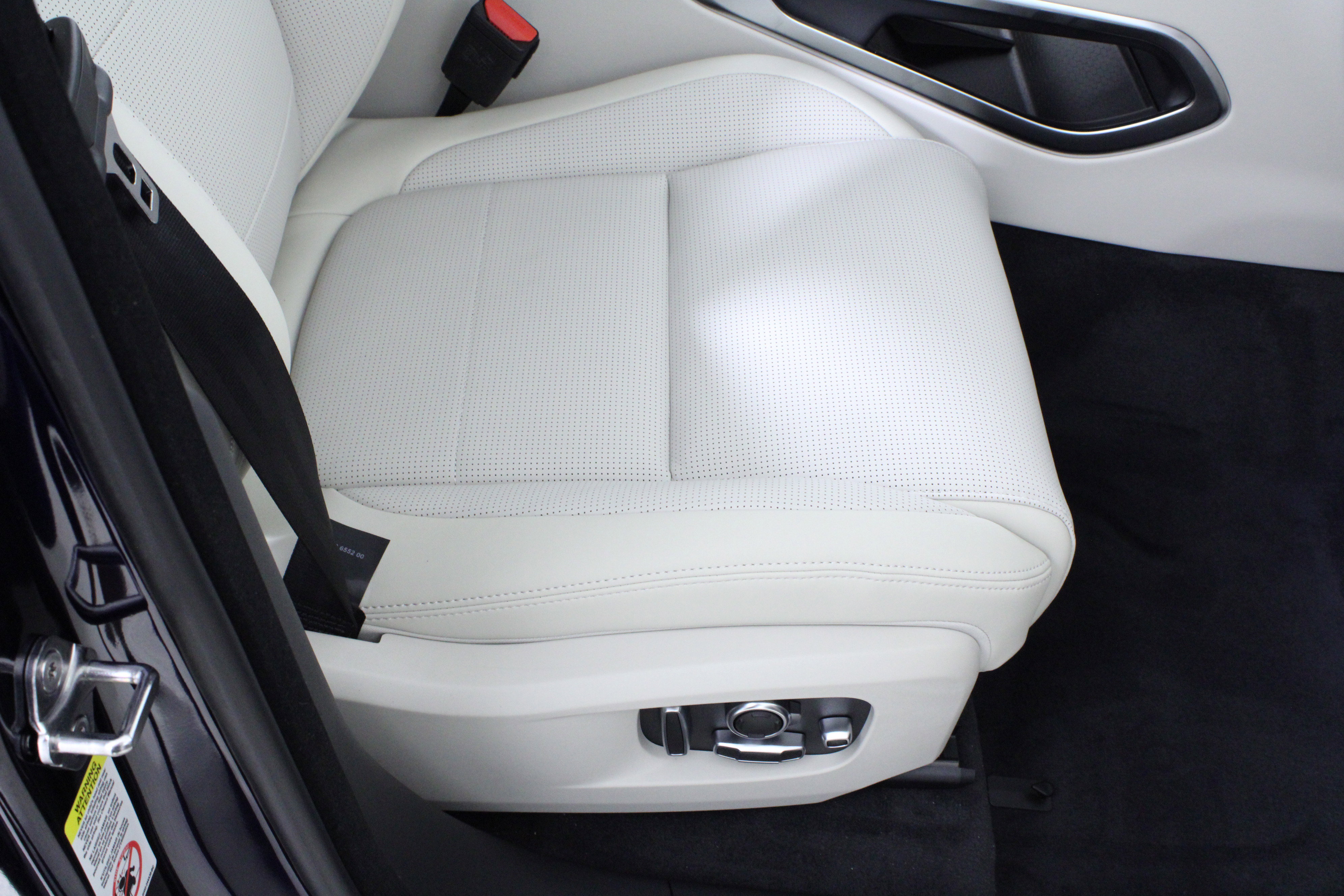 New 2026 Jaguar F-PACE R-Dynamic S image 13