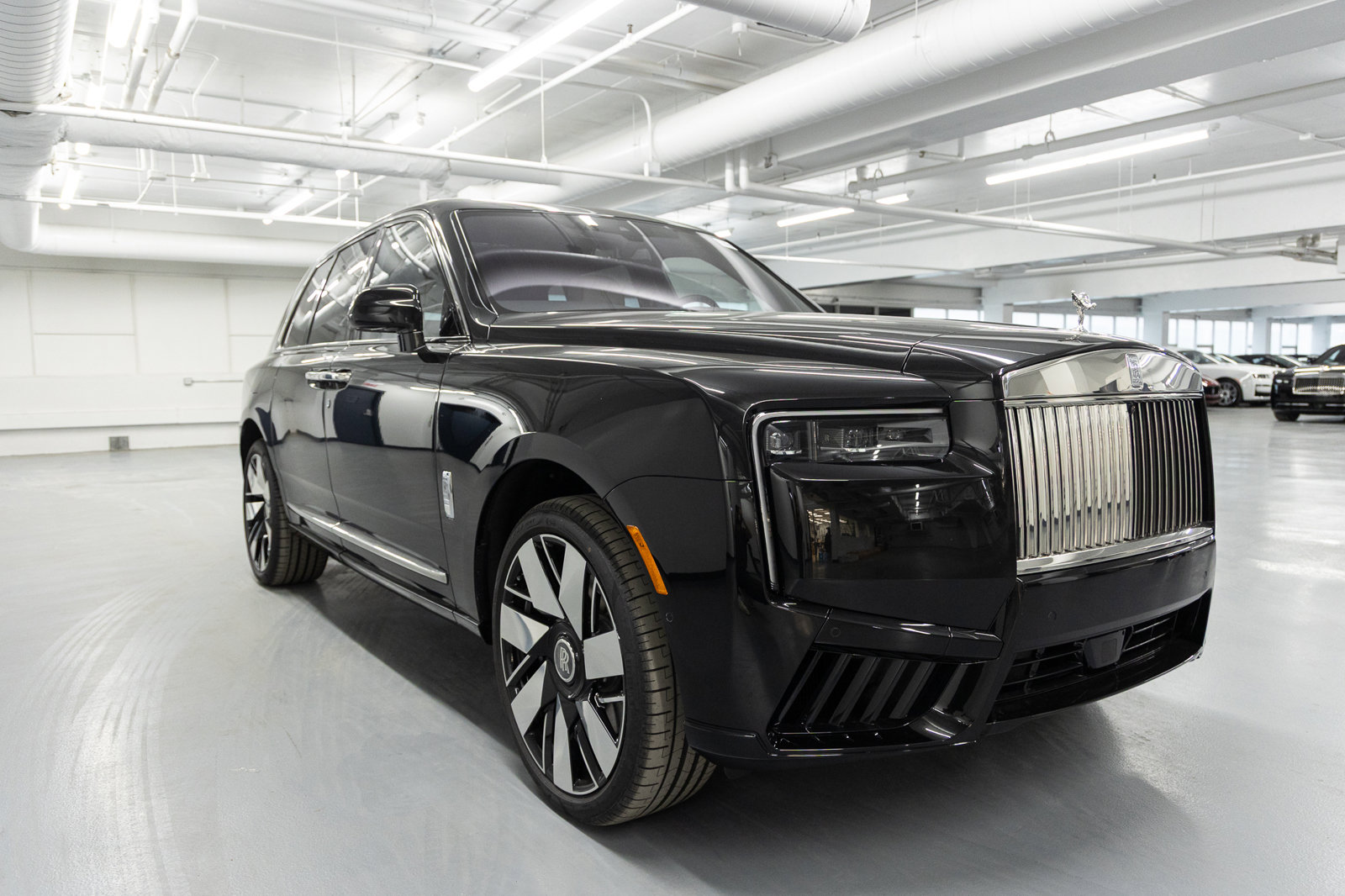 New 2026 Rolls-Royce Cullinan AWD/4WD image 6