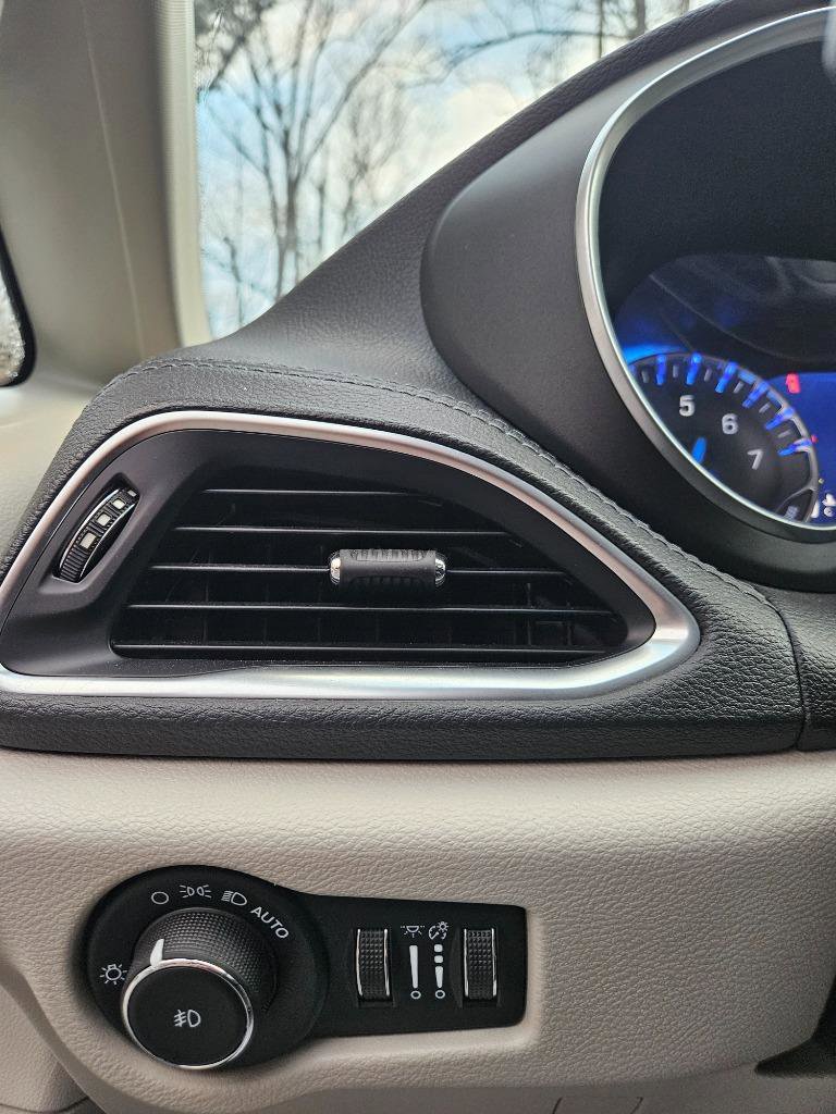 Used 2020 Chrysler Pacifica Limited image 25