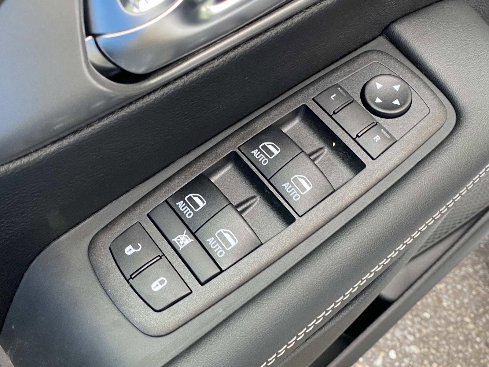 New 2026 Chrysler Pacifica Select image 17