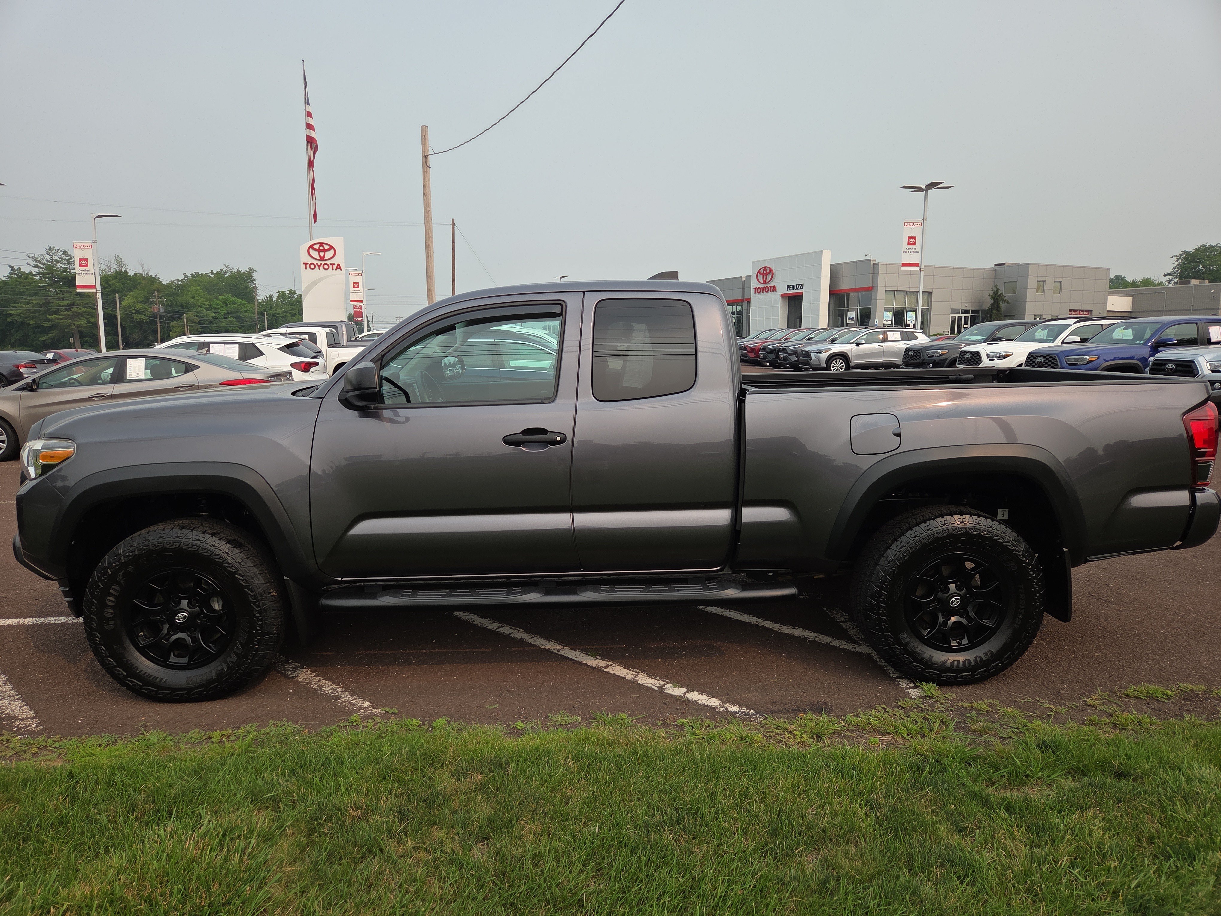 Certified 2020 Toyota Tacoma SR w/ SX Package AWD/4WD image 6
