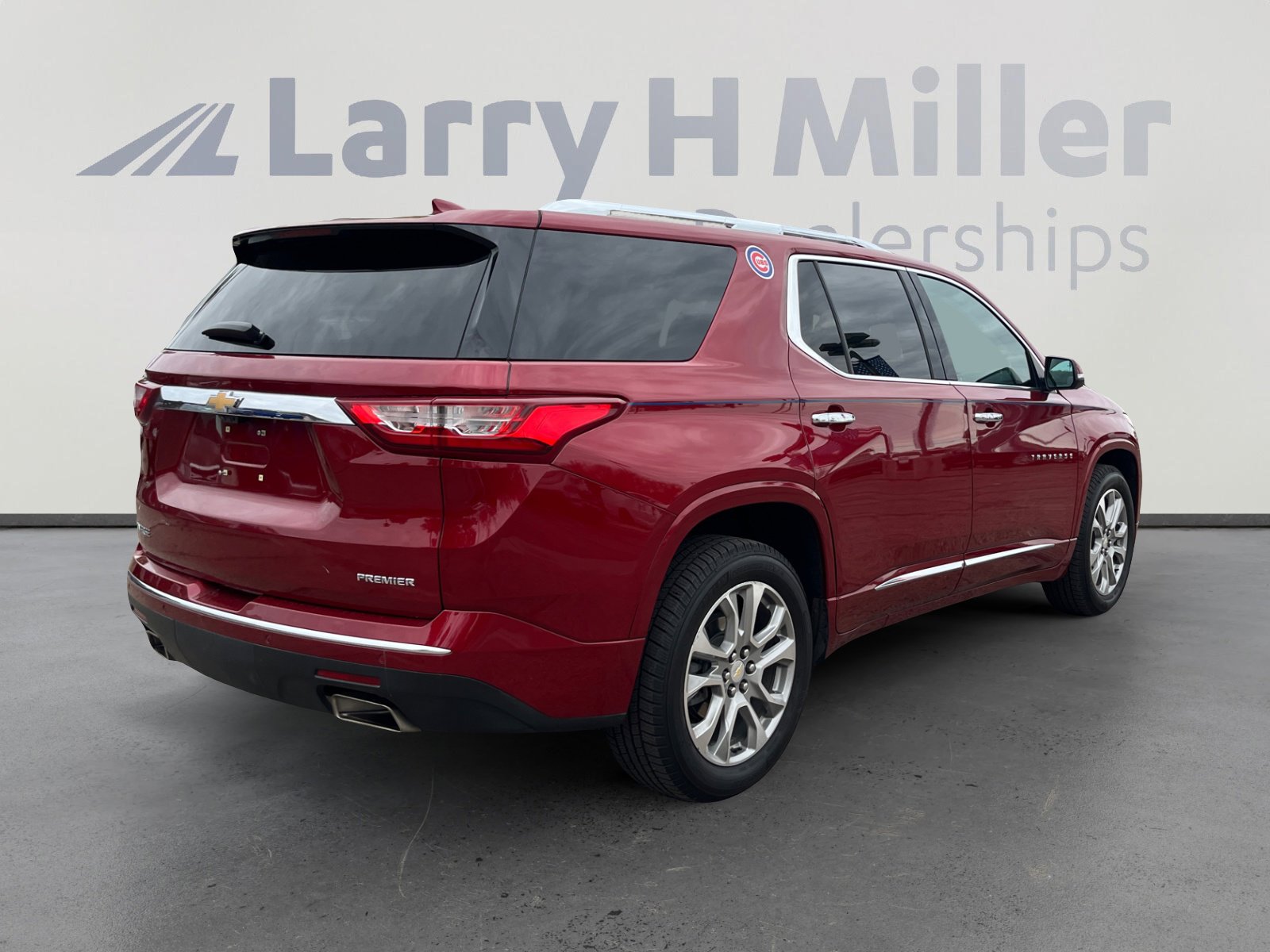 Used 2021 Chevrolet Traverse Premier w/ LPO, Cargo Package image 5