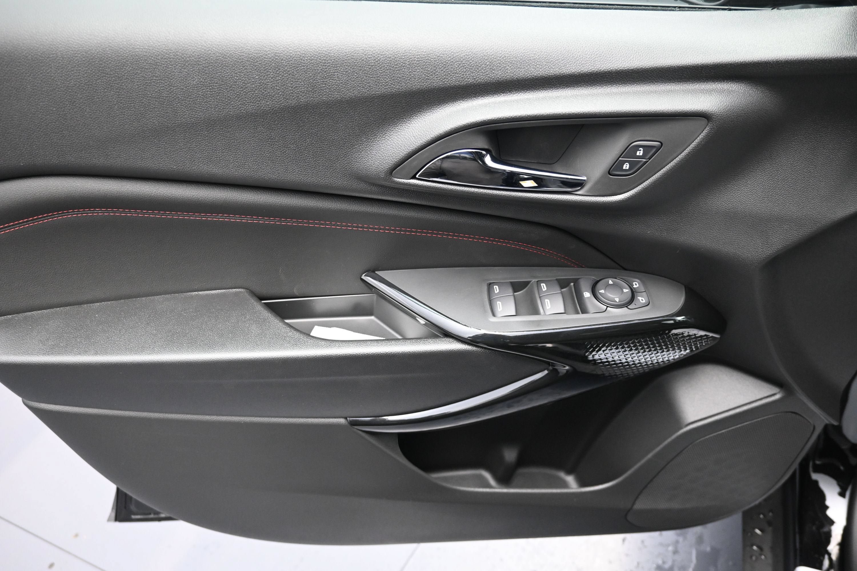 New 2026 Chevrolet Trax RS w/ Sunroof Package FWD image 26