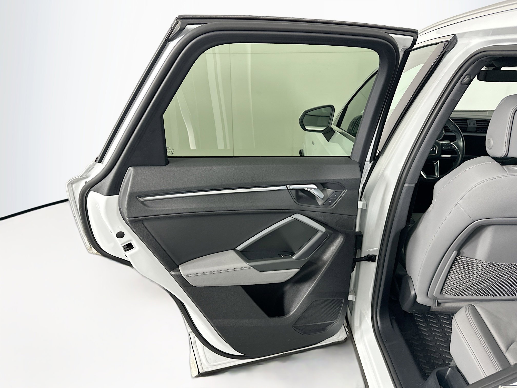 Used 2020 Audi Q3 2.0T Premium Plus w/ Premium Plus Package image 26