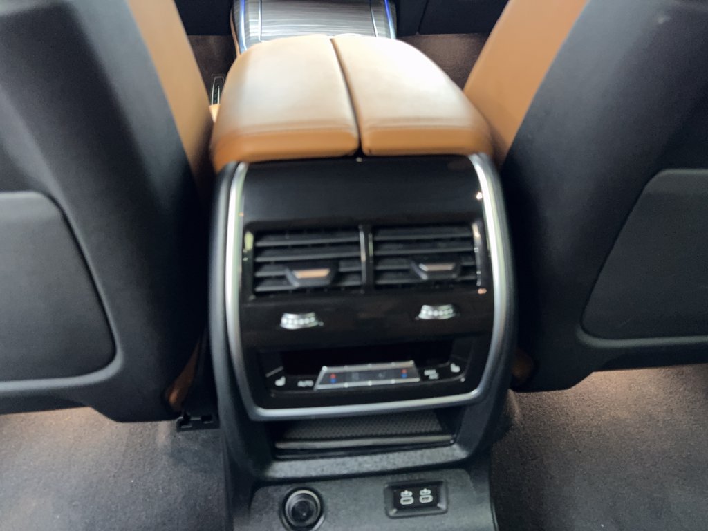 Used 2024 BMW X7 xDrive40i w/ Executive Package AWD/4WD image 78