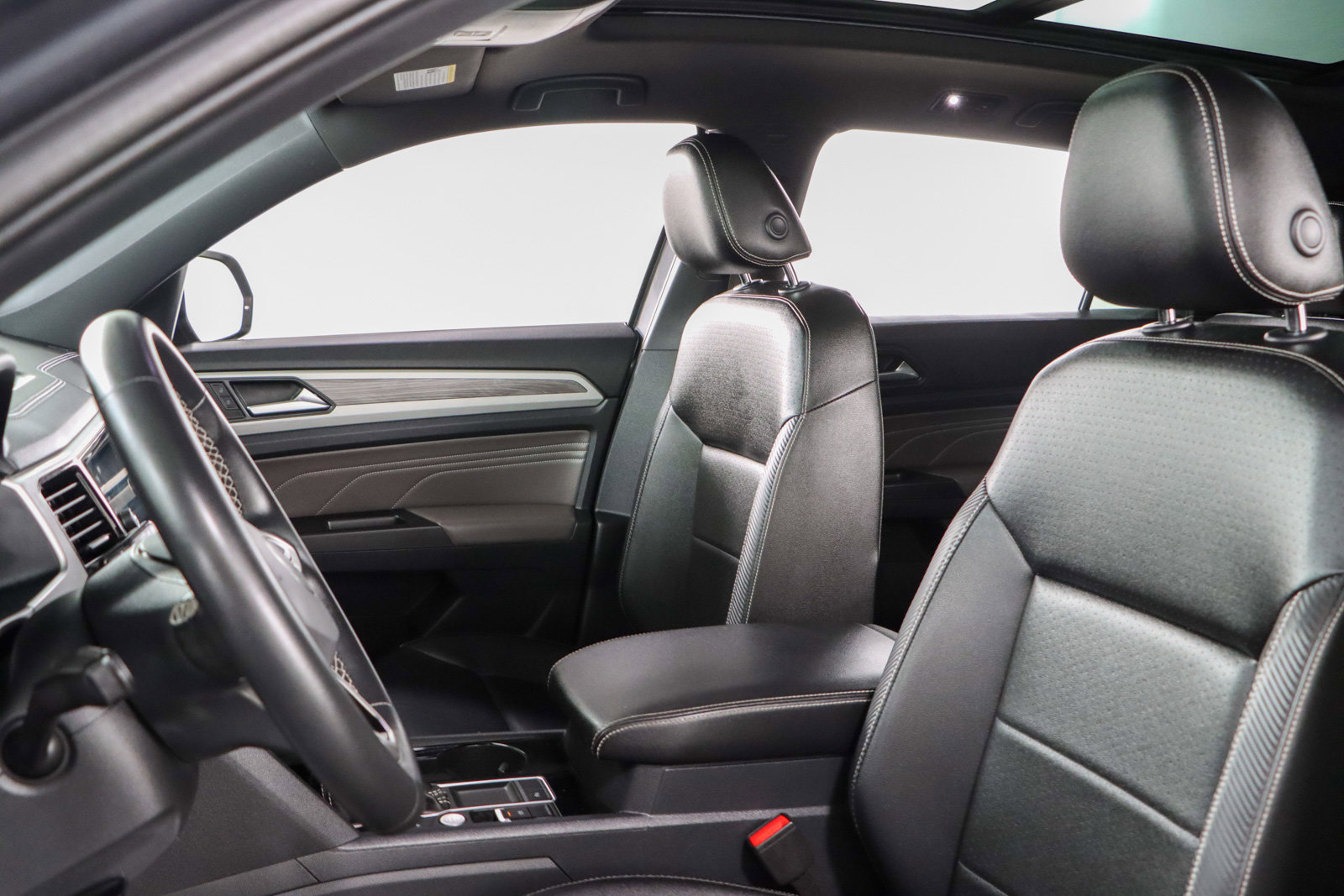 Used 2022 Volkswagen Atlas Cross Sport SE image 24