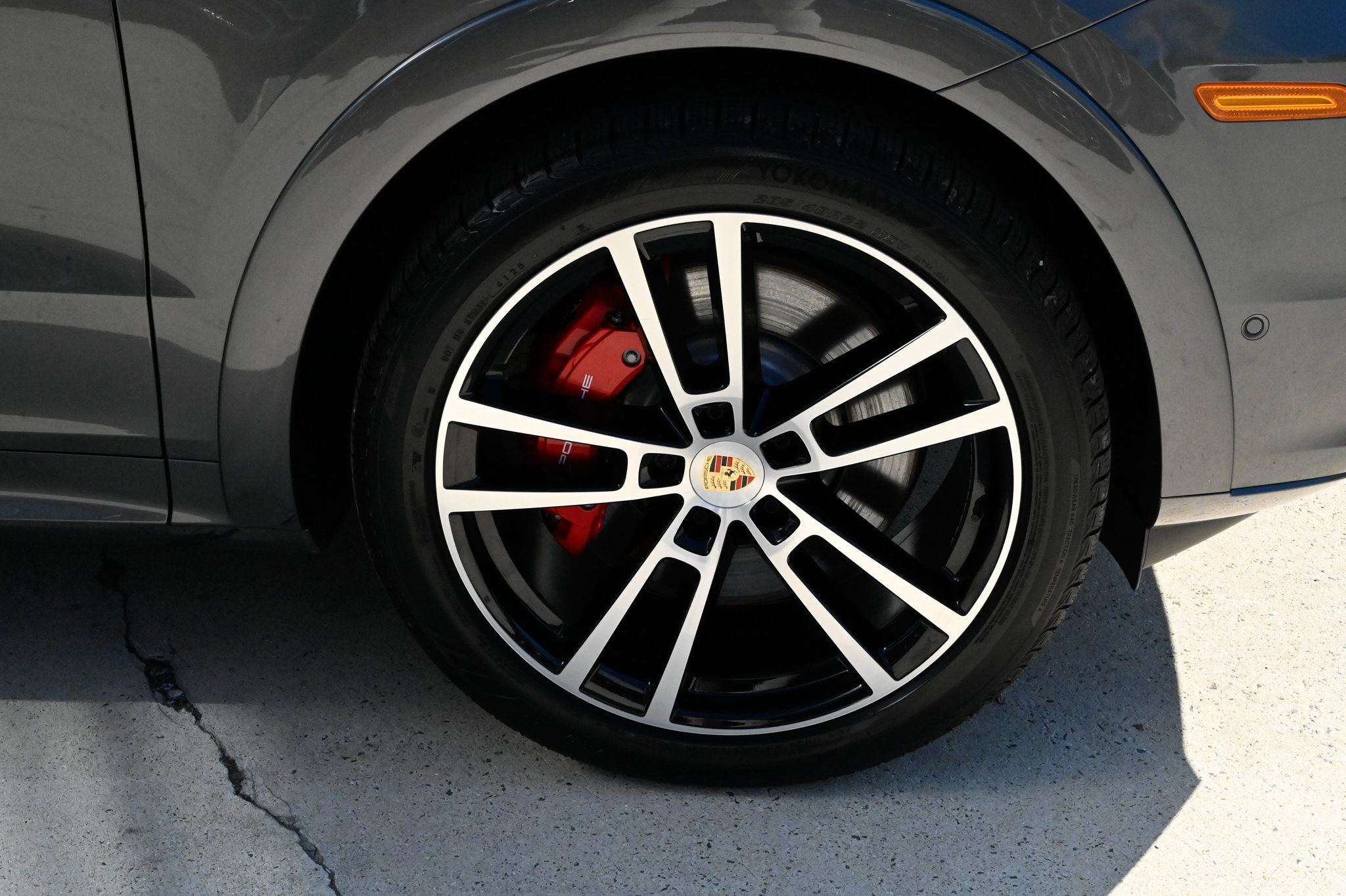 Used 2025 Porsche Cayenne S AWD/4WD image 12