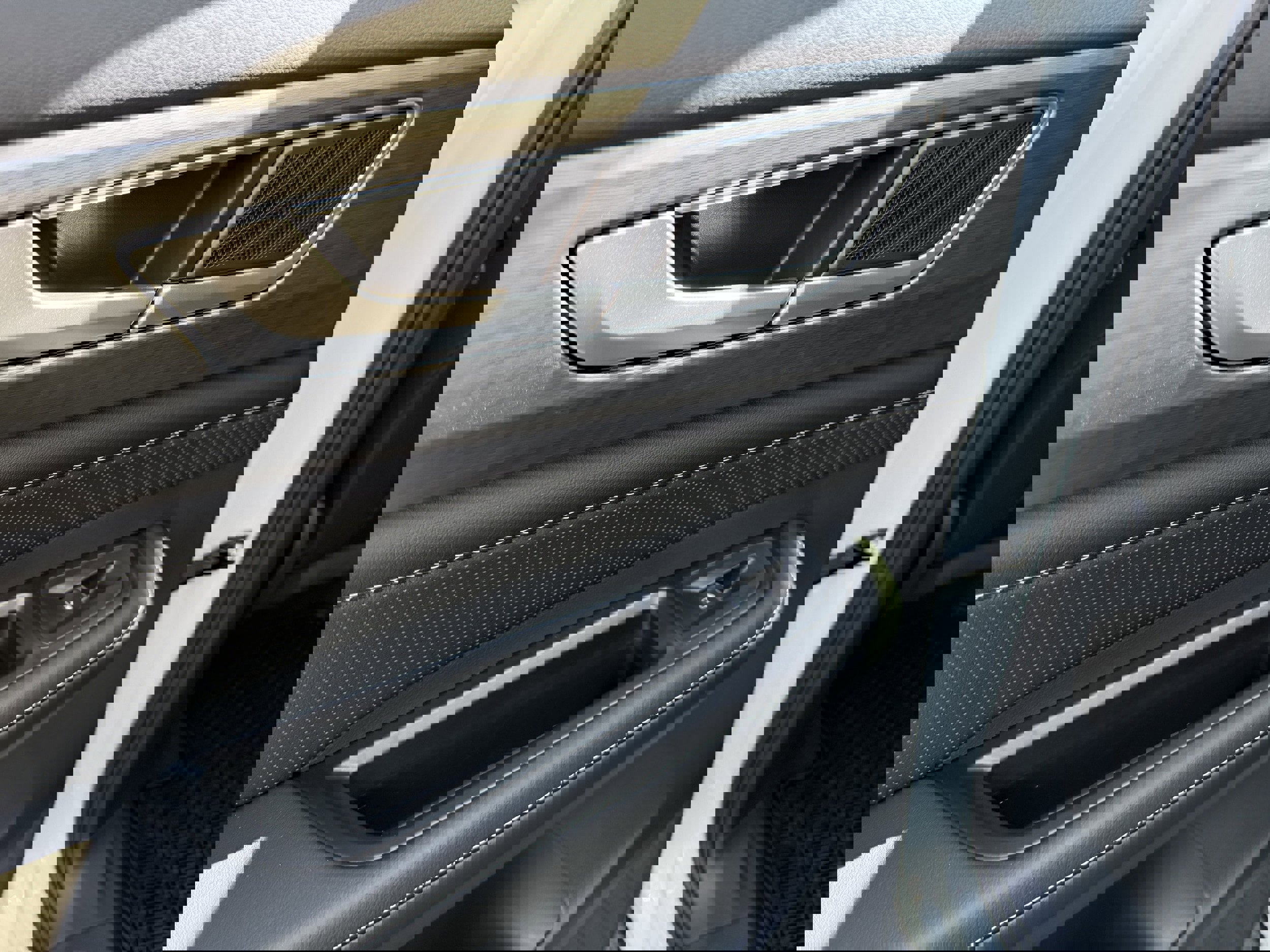 New 2026 Volkswagen Atlas Cross Sport SE image 24