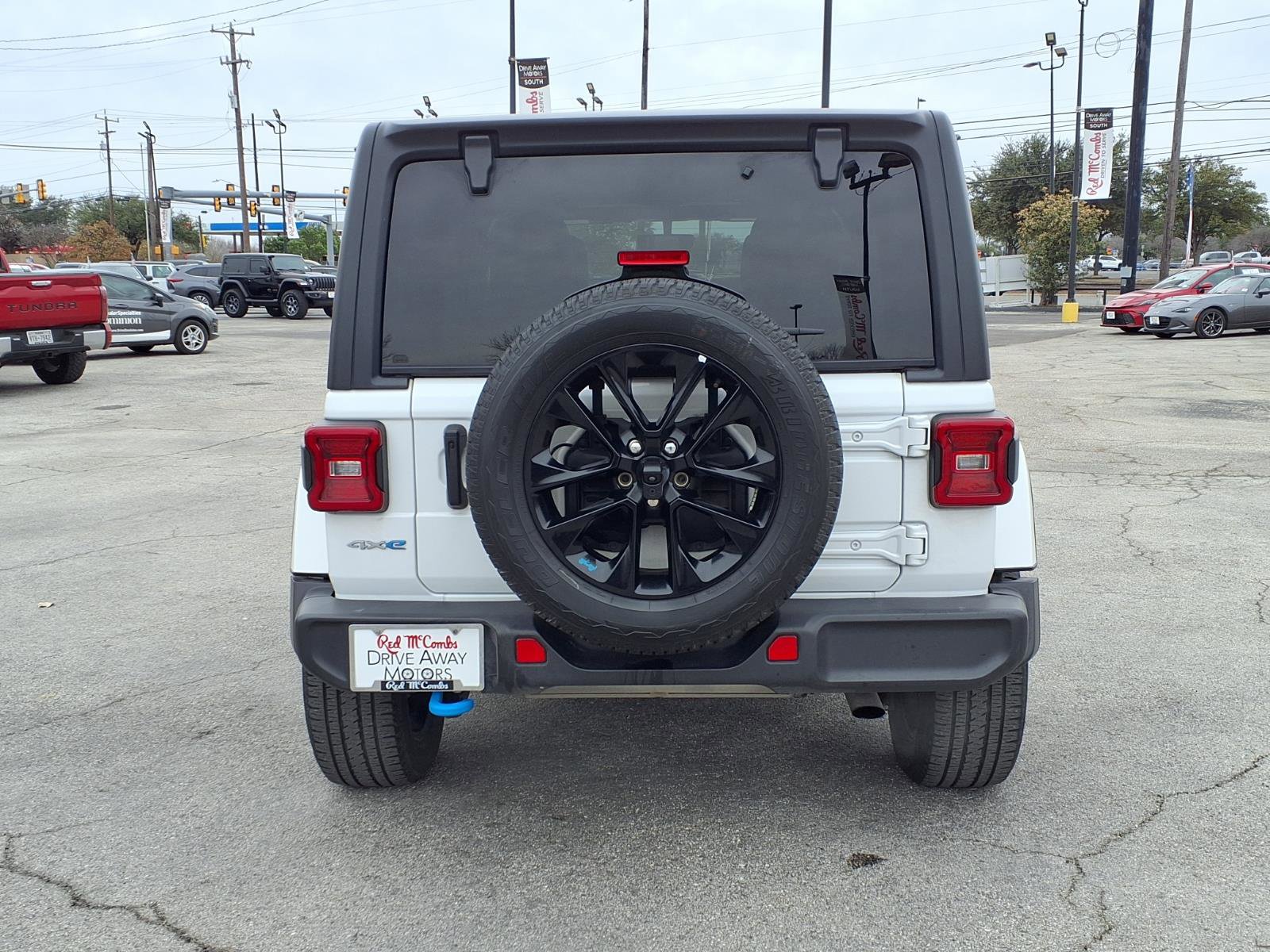Used 2022 Jeep Wrangler Unlimited Sahara image 6