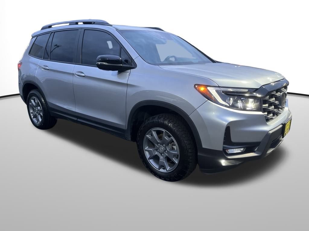 Used 2025 Honda Passport TrailSport image 8