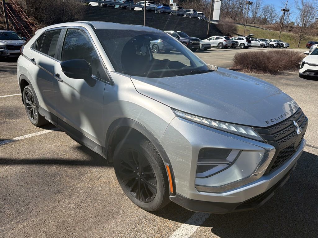 Used 2022 Mitsubishi Eclipse Cross LE image 1