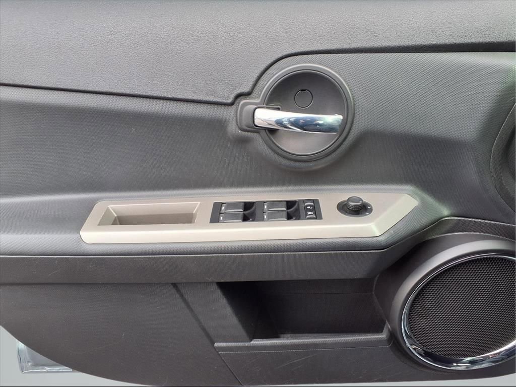 Used 2010 Dodge Avenger Express image 18