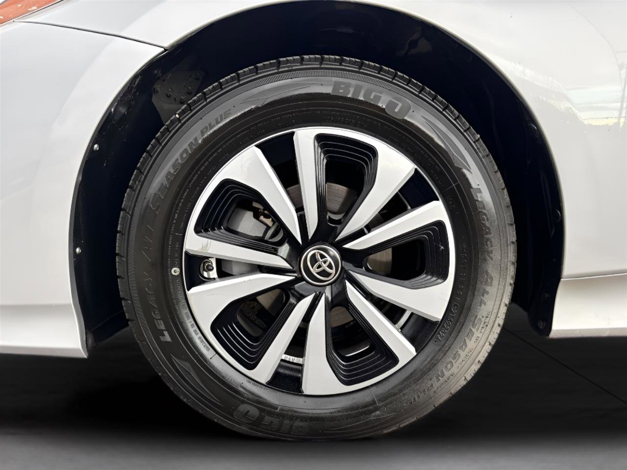 Used 2018 Toyota Prius Prime Plus image 26