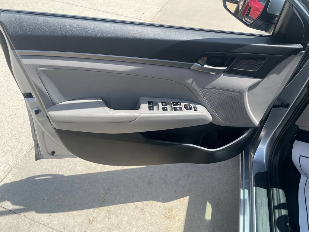 Used 2017 Hyundai Elantra SE FWD image 10