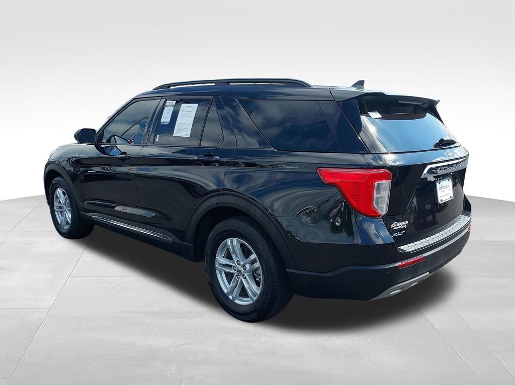Used 2024 Ford Explorer XLT w/ Equipment Group 202A RWD image 3
