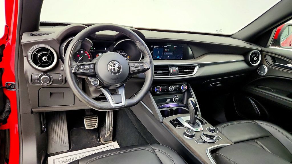 Used 2022 Alfa Romeo Stelvio Ti AWD/4WD image 13