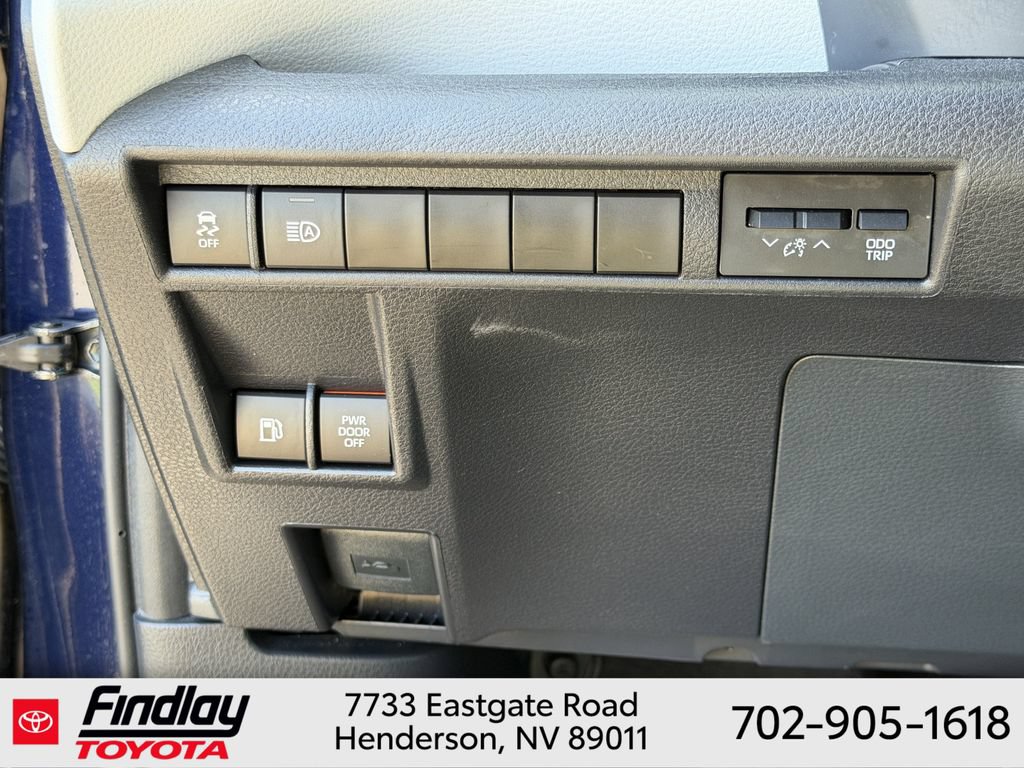 Certified 2026 Toyota Sienna XLE FWD image 20