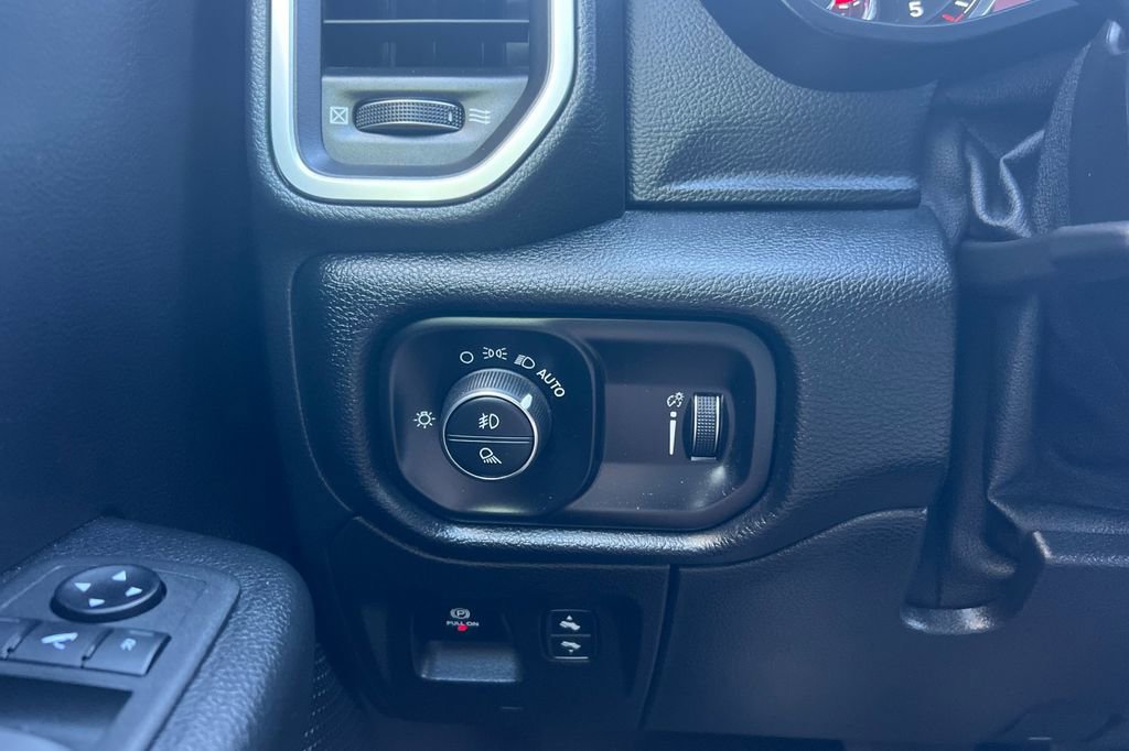 Used 2021 RAM 1500 Big Horn image 32