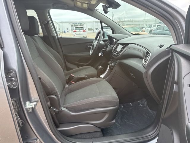 Used 2020 Chevrolet Trax LS w/ Tint and Cruise Package image 49