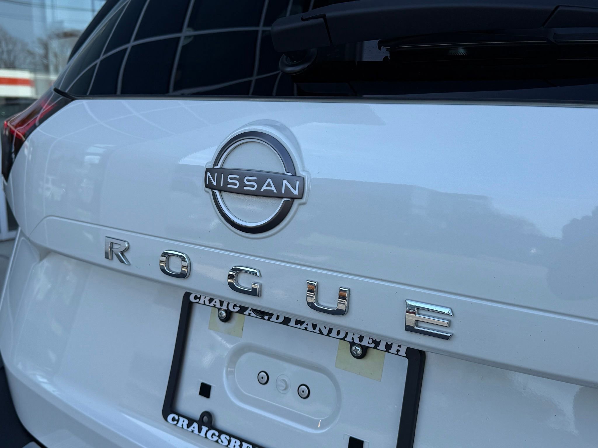 Used 2023 Nissan Rogue SV image 9