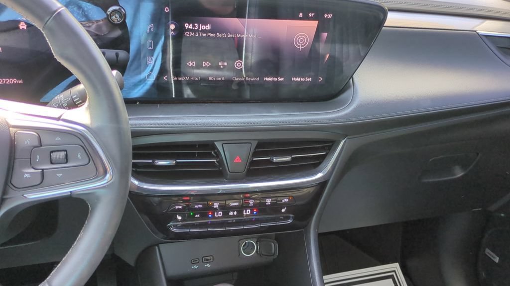 Used 2024 Buick Encore GX Avenir w/ Avenir Convenience Package FWD image 18