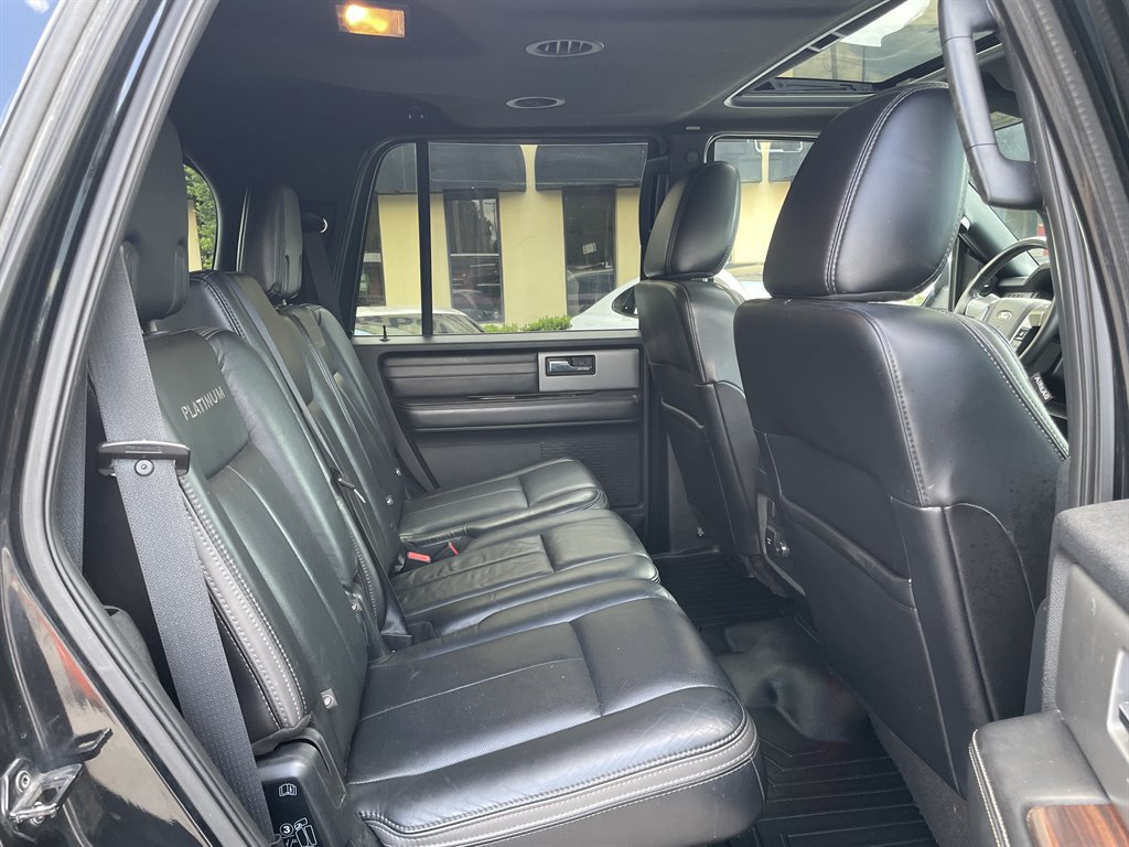 Used 2015 Ford Expedition Platinum AWD/4WD image 26