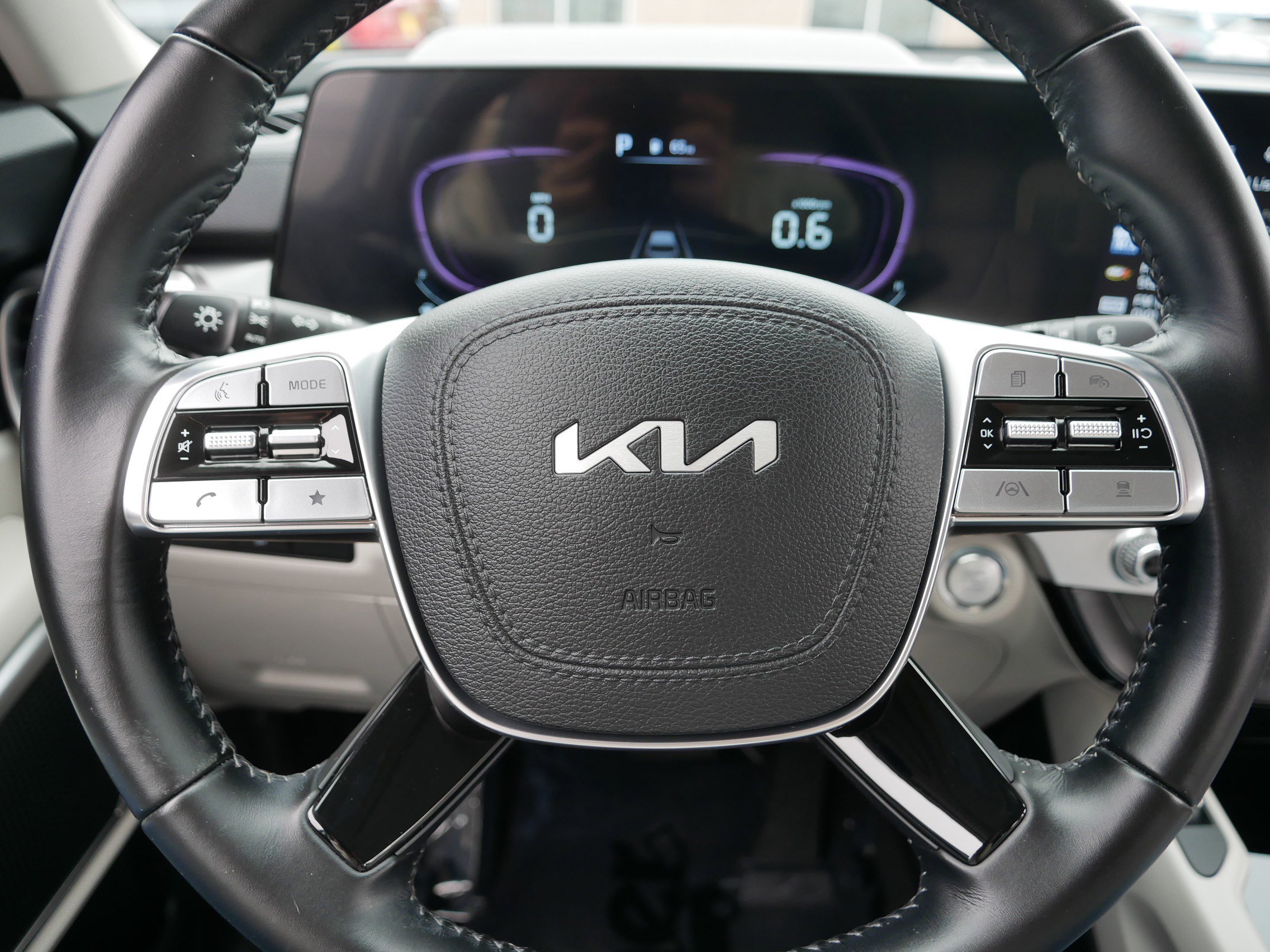 Certified 2024 Kia Telluride S image 25