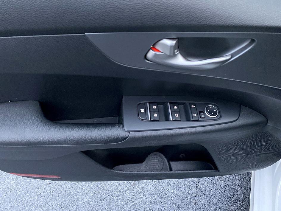 Used 2021 Kia Forte LXS image 14