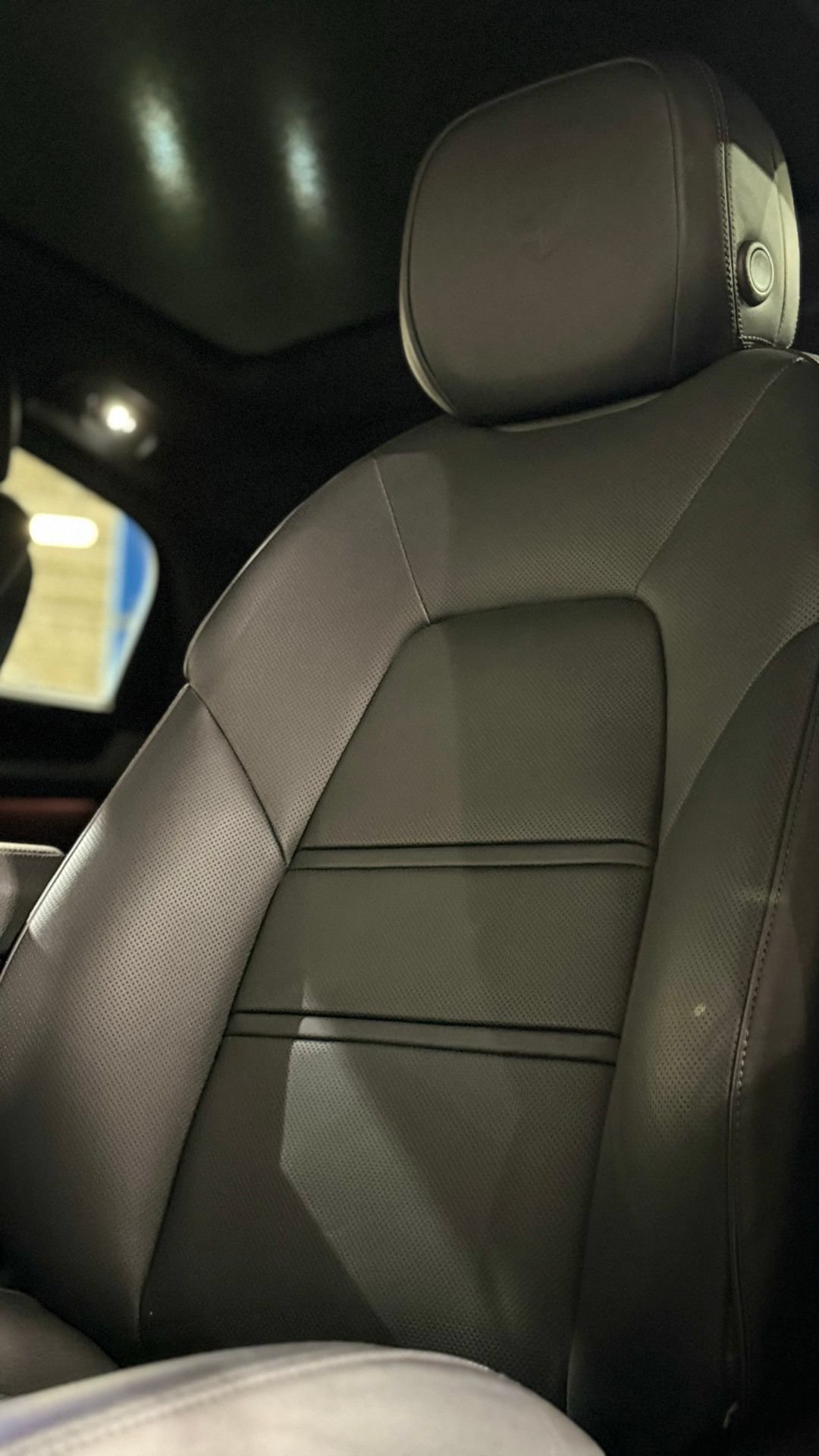 Certified 2025 Porsche Cayenne Coupe AWD/4WD image 43