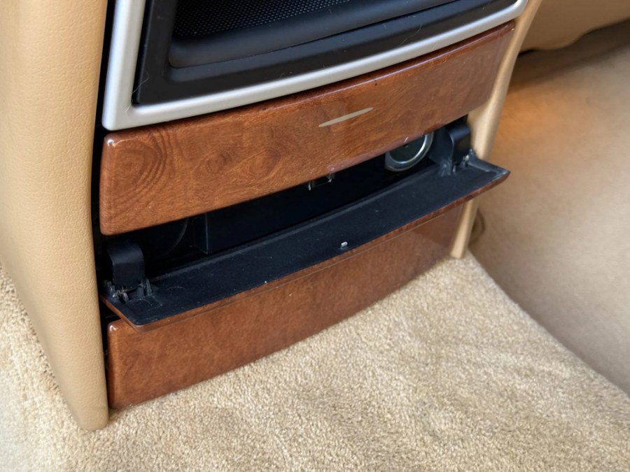 Used 2004 Porsche Cayenne S image 27