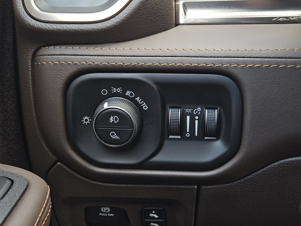 Used 2026 RAM 1500 Limited AWD/4WD image 17