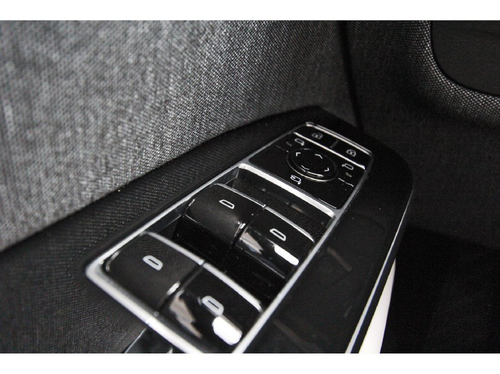 Certified 2026 Cadillac Escalade Platinum Sport w/ LPO, ONYX Package AWD/4WD image 21