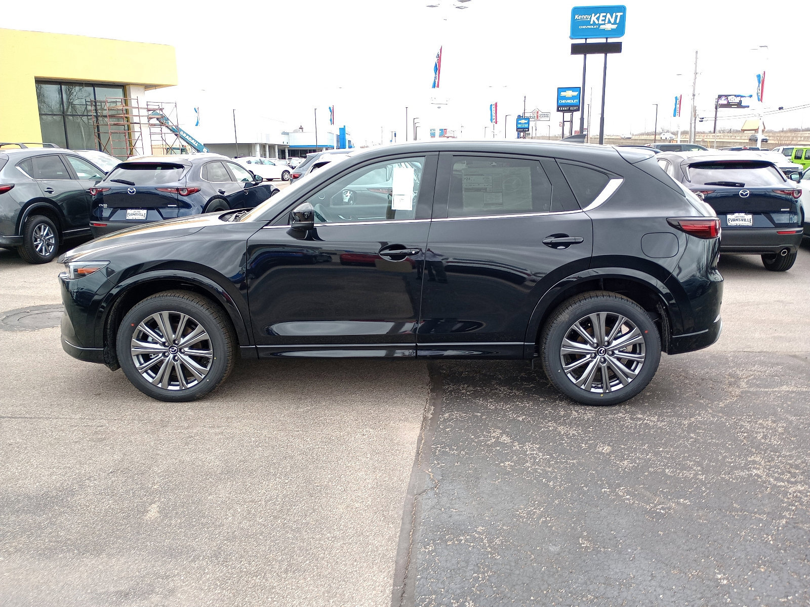 New 2025 MAZDA CX-5 Signature image 4