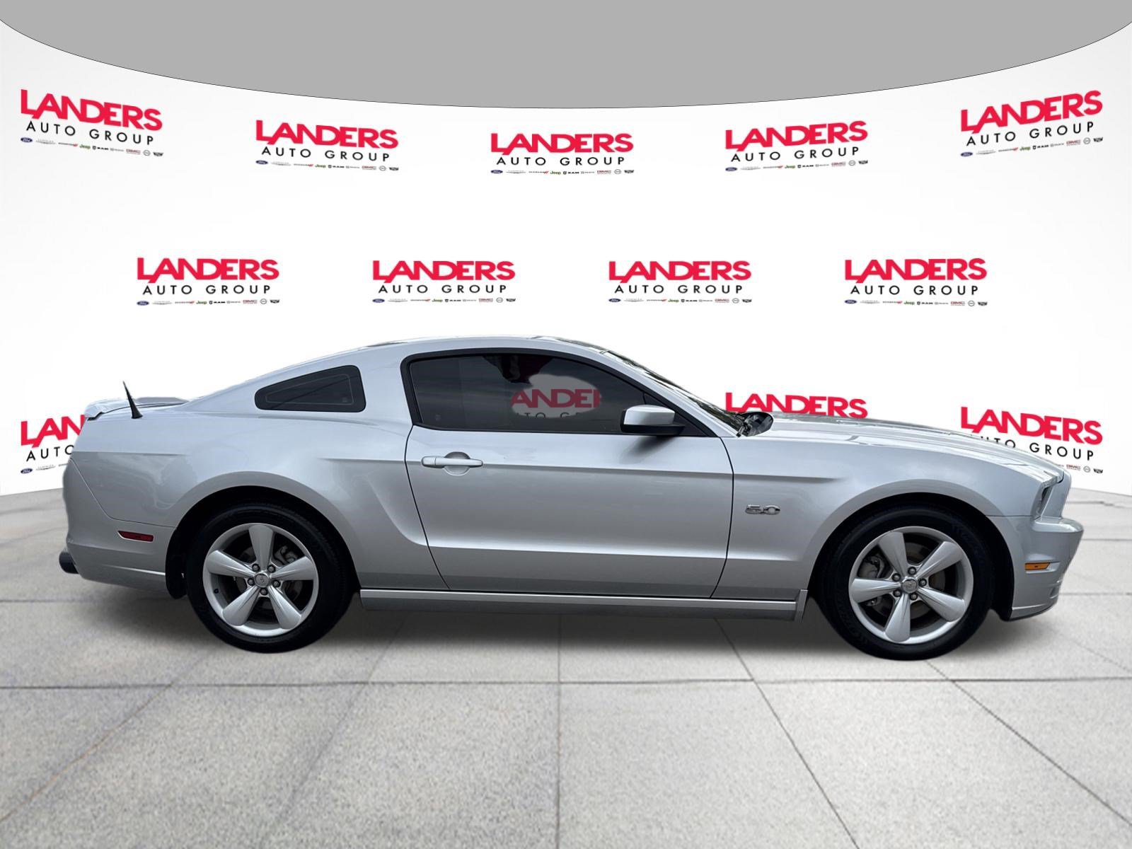 Used 2014 Ford Mustang GT Premium RWD image 2