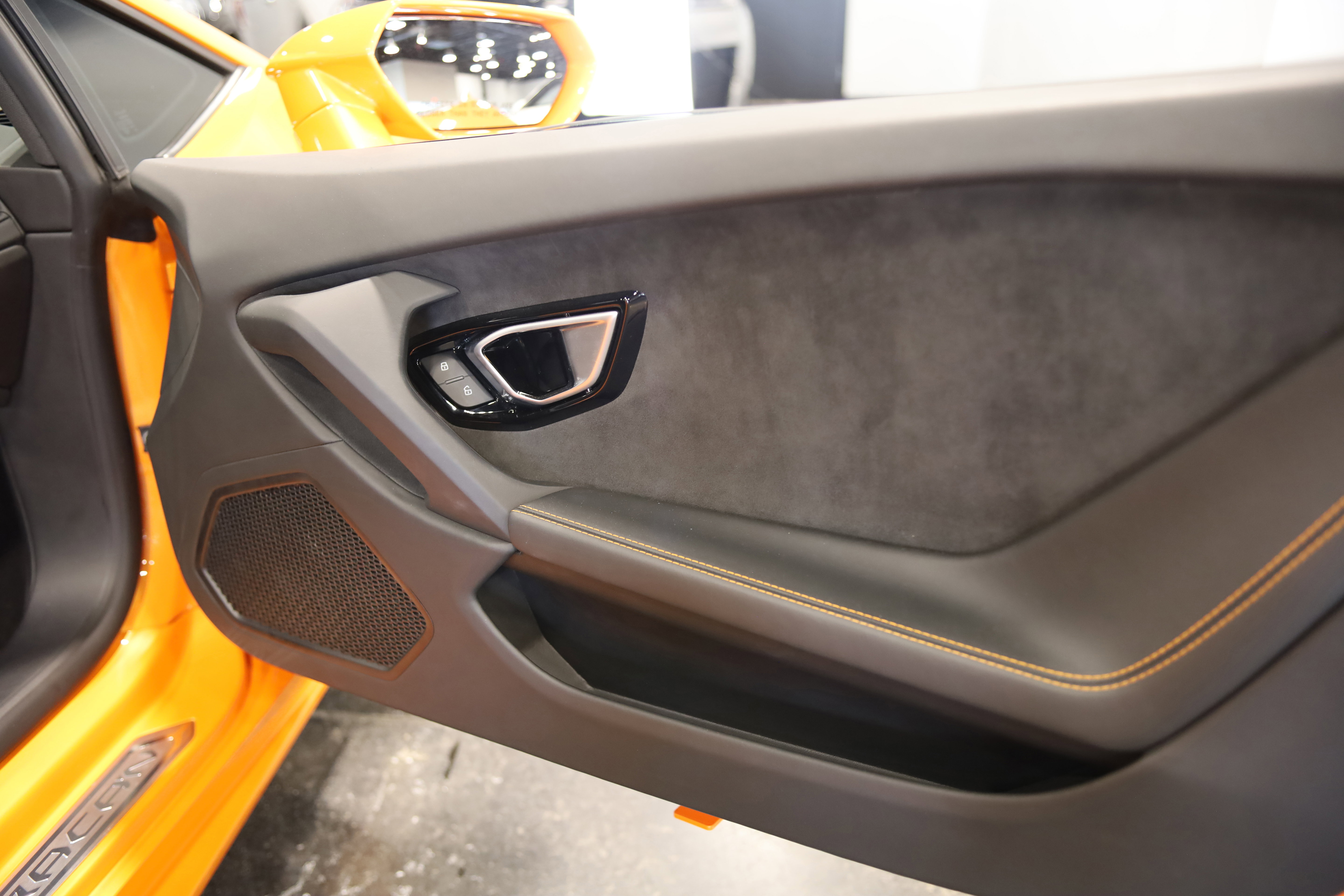 Used 2016 Lamborghini Huracan LP 610-4 image 35