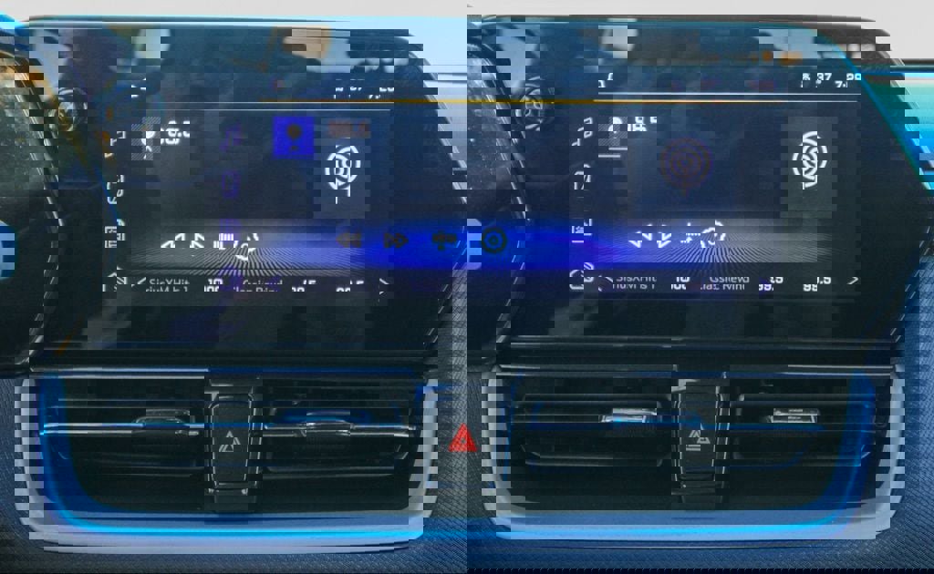 Used 2025 Chevrolet TrailBlazer LT AWD/4WD image 24