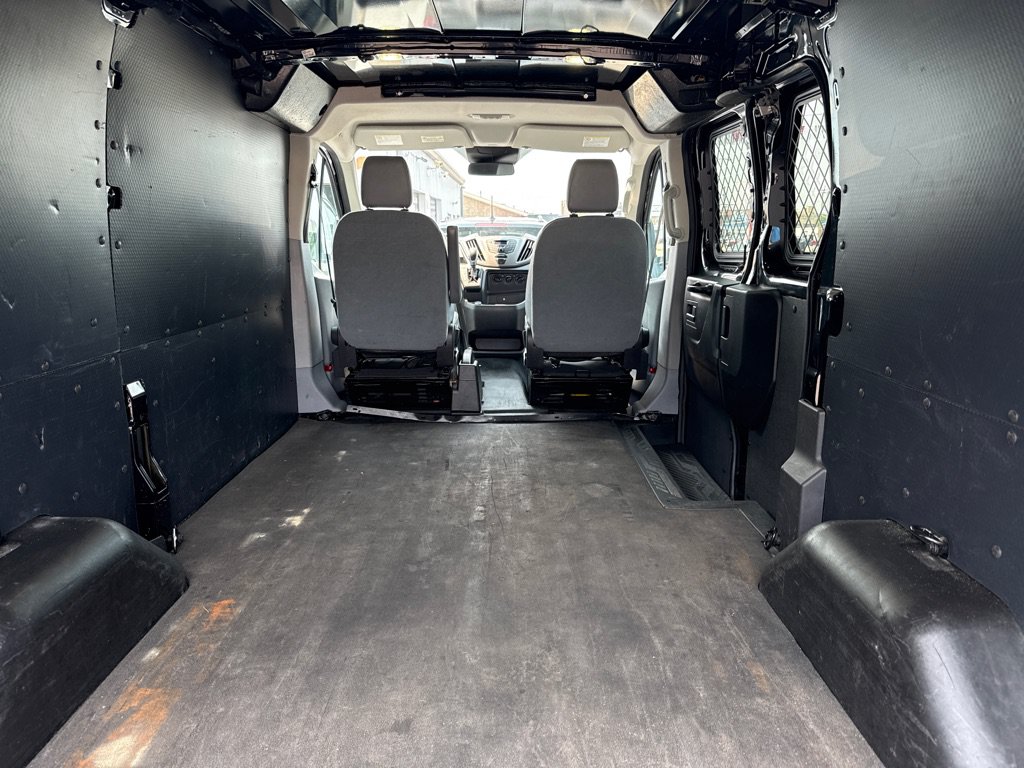 Used 2018 Ford Transit 150 130 Low Roof RWD image 8