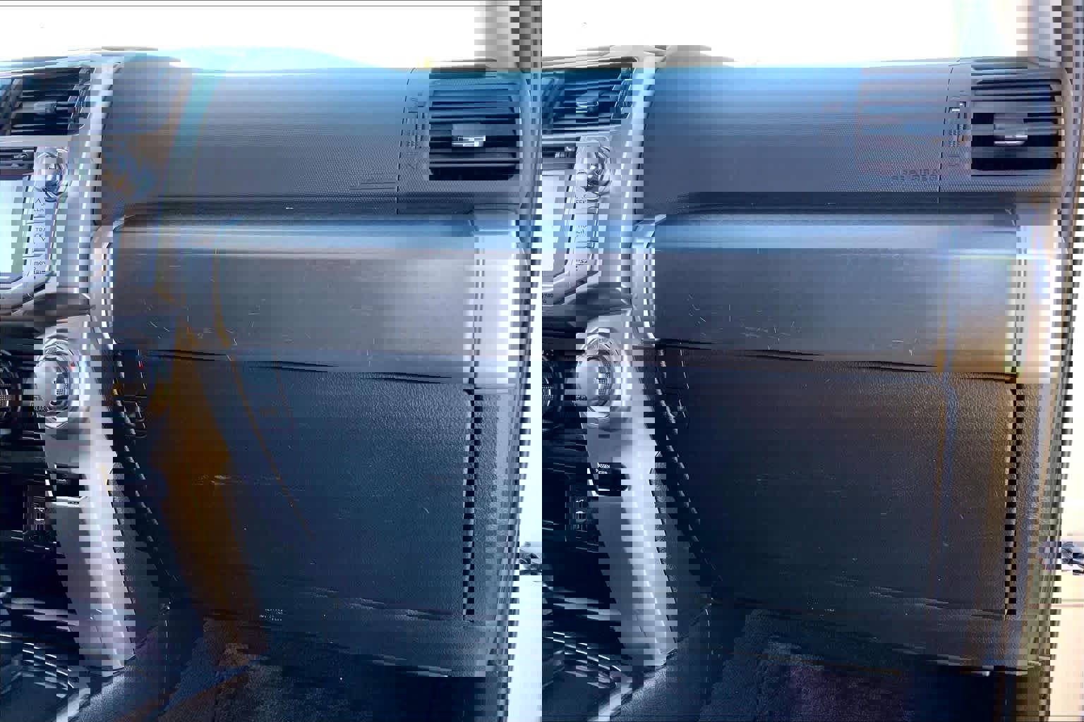 Used 2015 Toyota 4Runner SR5 image 18