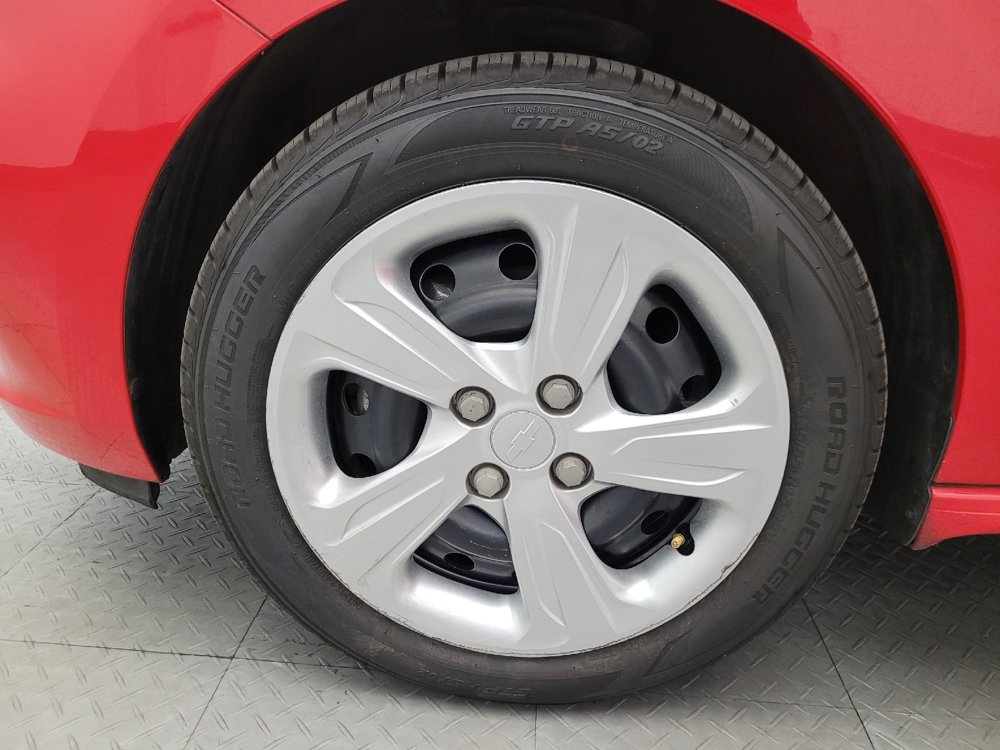 Used 2020 Chevrolet Spark LS FWD image 31