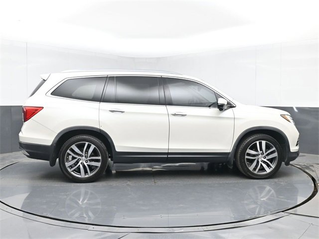 Used 2017 Honda Pilot Touring image 11