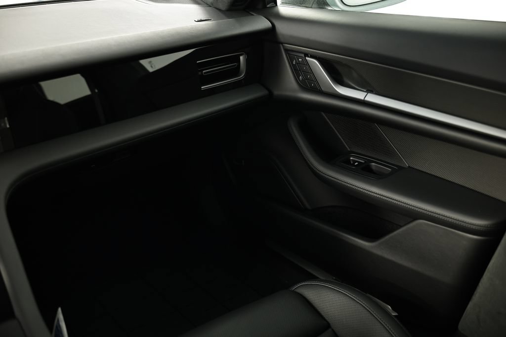 New 2026 Porsche Taycan RWD image 31