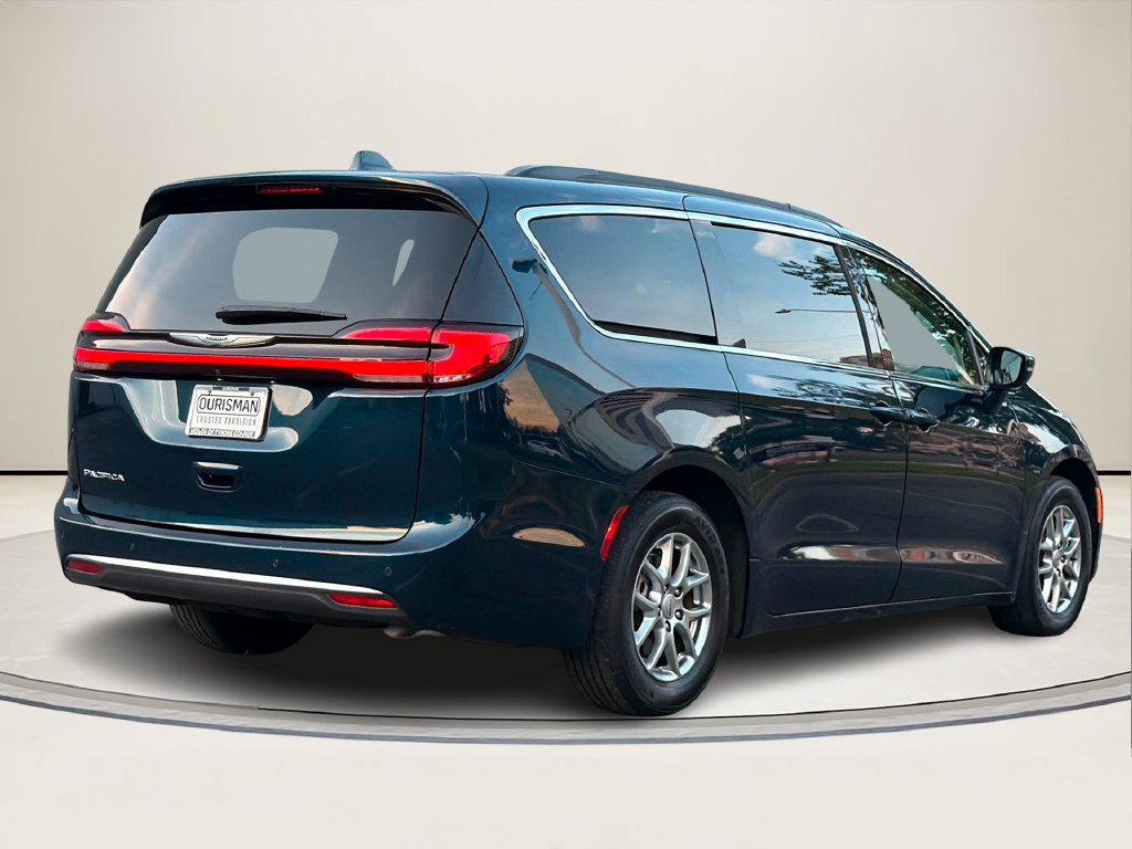 Used 2021 Chrysler Pacifica Touring FWD image 4
