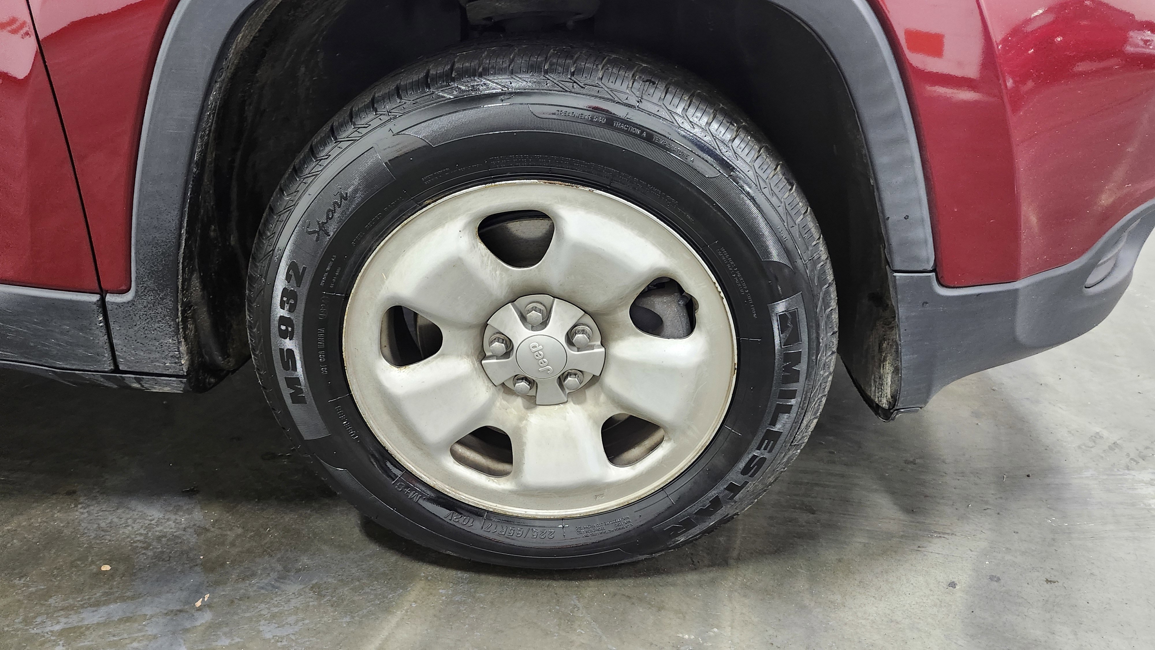 Used 2017 Jeep Cherokee Sport w/ Safety Group image 8