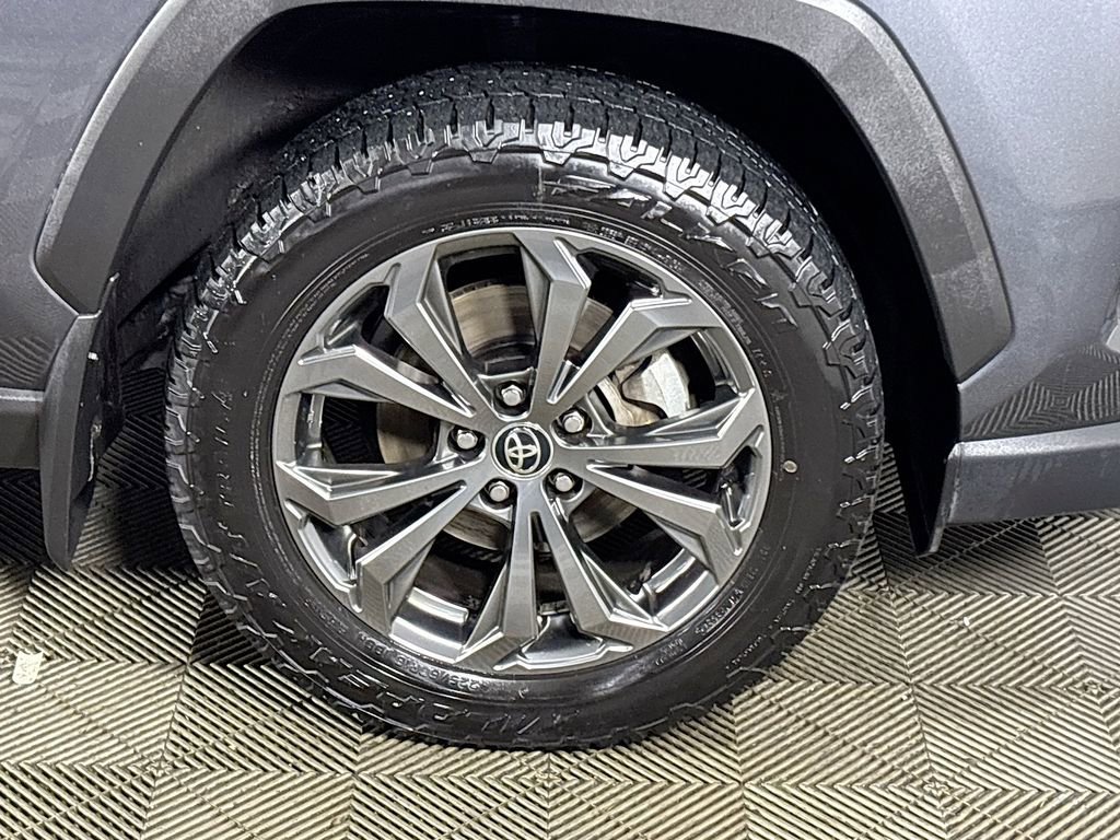 Used 2024 Toyota RAV4 XLE Premium image 23
