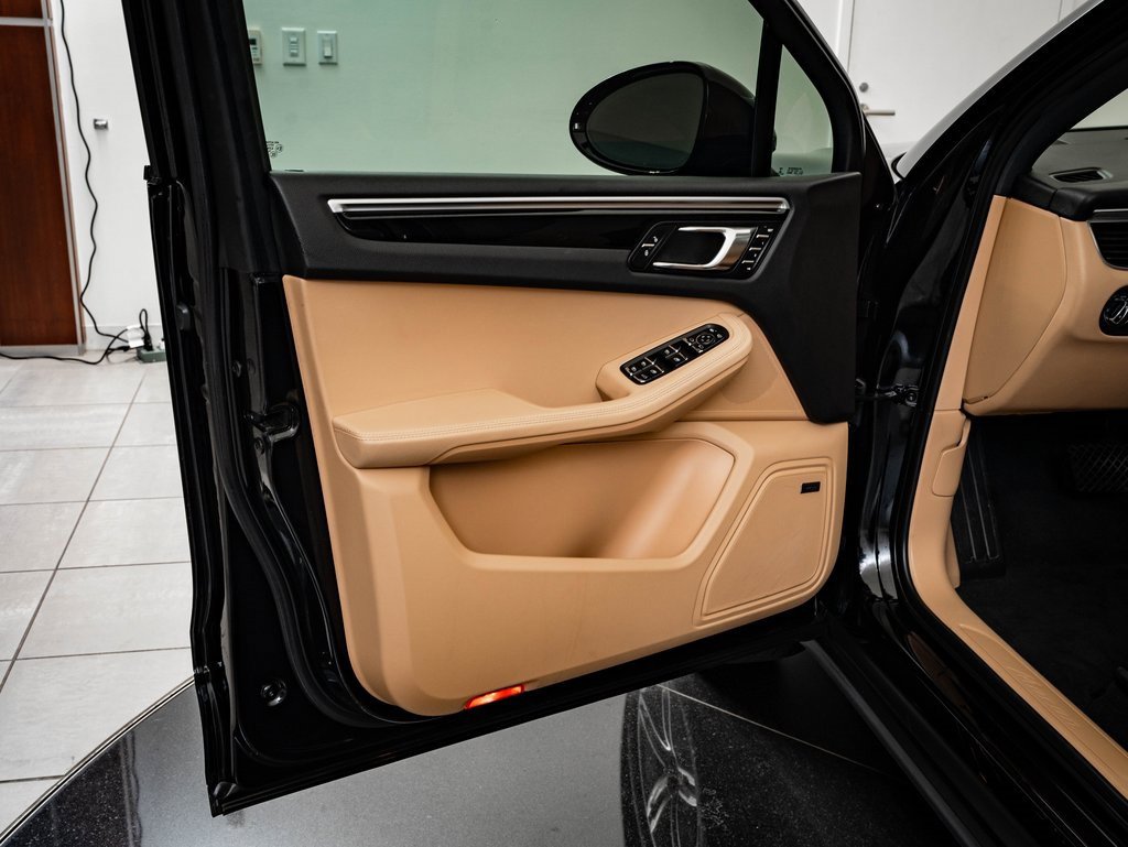 Used 2018 Porsche Macan image 24